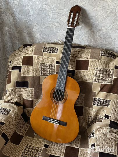 Классическая гитара yamaha c40