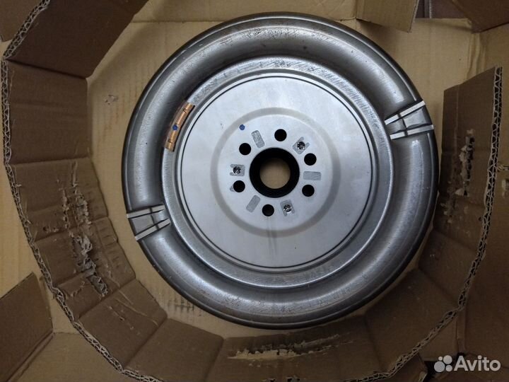 Маховик LUK 415011110