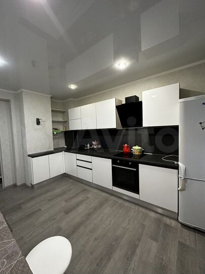 2-к. квартира, 57 м², 6/16 эт.