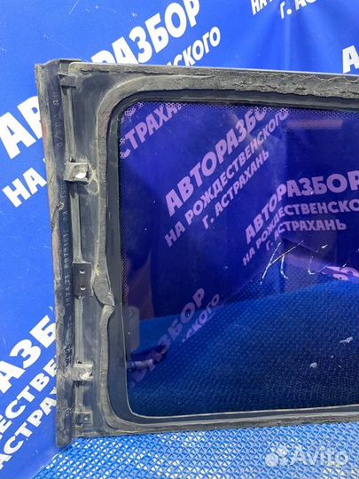 Стекло глухое заднее правое Mitsubishi Colt купе