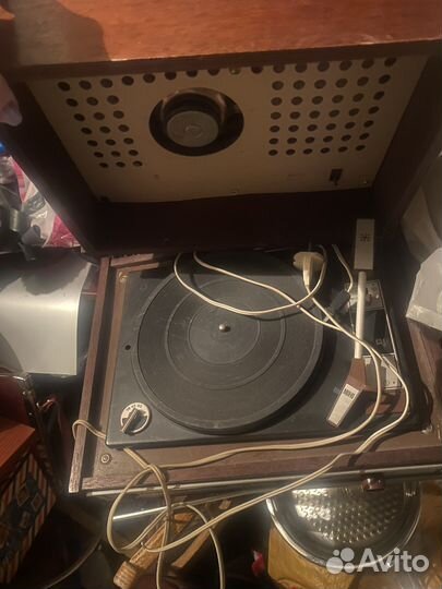 Проигрыватель для виниловых пластинок 