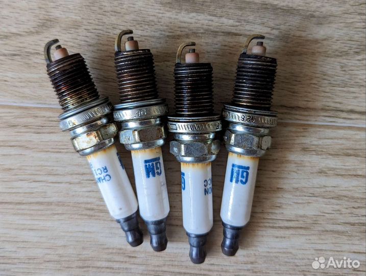 Свечи зажигания GM оригинал 95519058