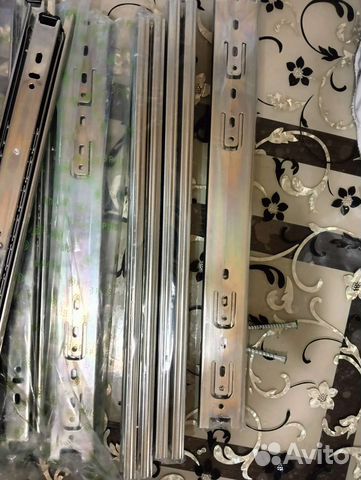 Направляющие для выд. ящиков новые, петли мебел