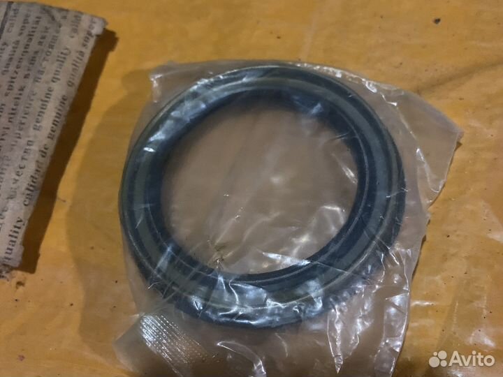 Сальник ступицы колеса