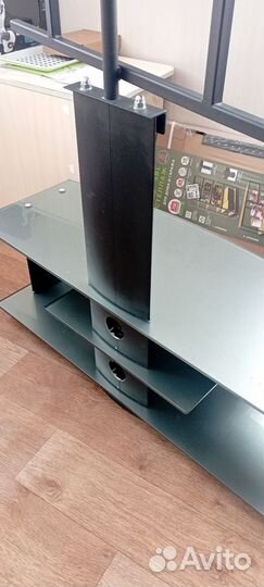 Тумба стеклянная под тв