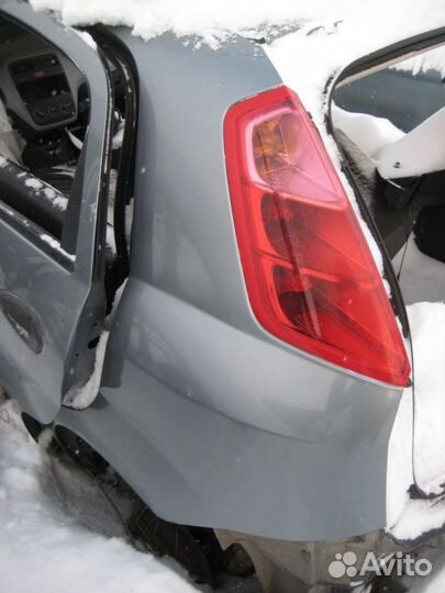 Фиат Гранд Пунто (дверь задняя левая)