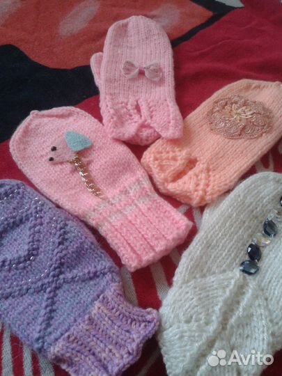 Вязаные носки и варежки