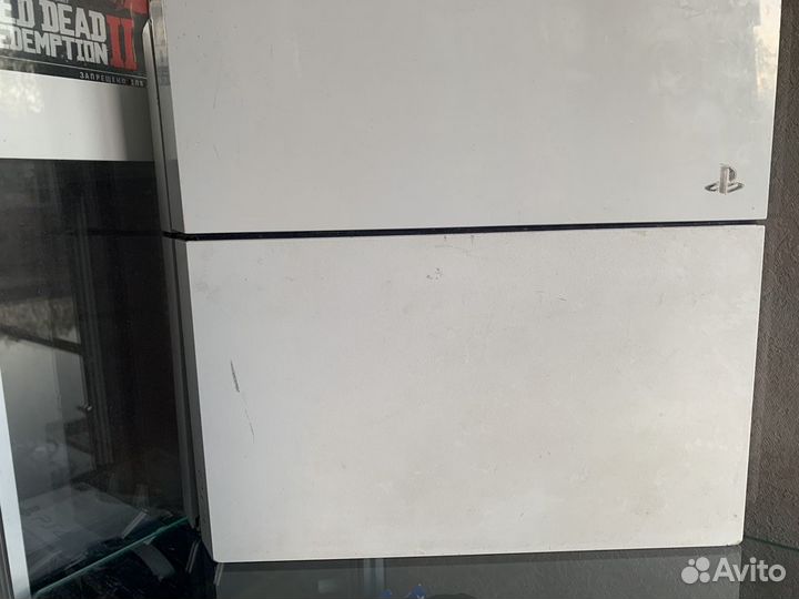 PlayStation 4 White