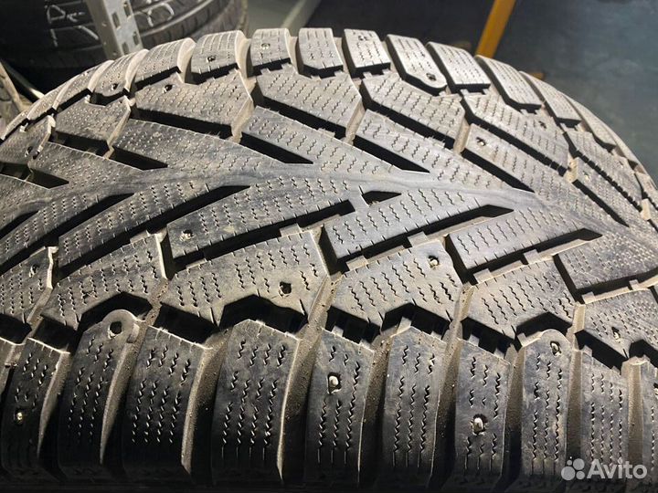 Pirelli Ice Zero 295/40 R21 111H
