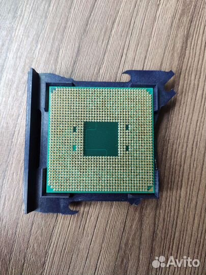 Процессор Ryzen 3 2200g
