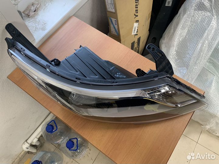 Фара правая с корректором Kia Rio 2011-2015