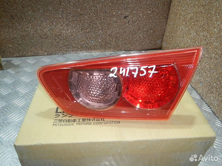 Фонарь задний внутренний правый, Mitsubishi (Митсу