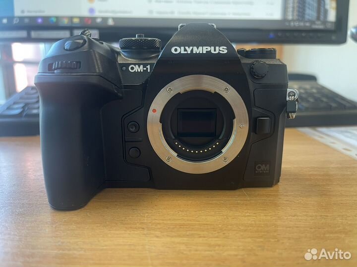 Цифровая фотокамера Olympus OM-1 на запчасти