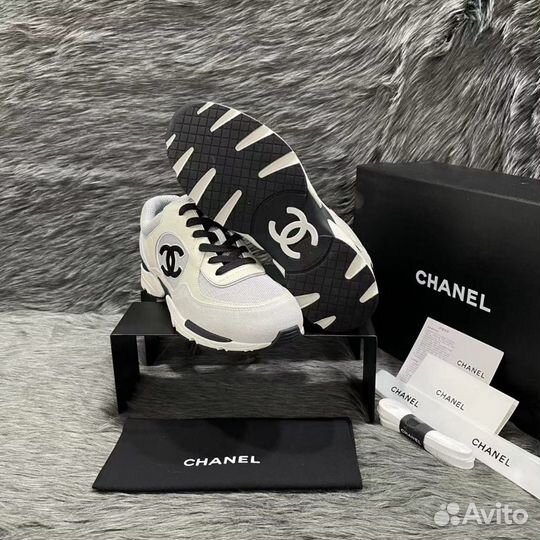 Женские кроссовки chanel