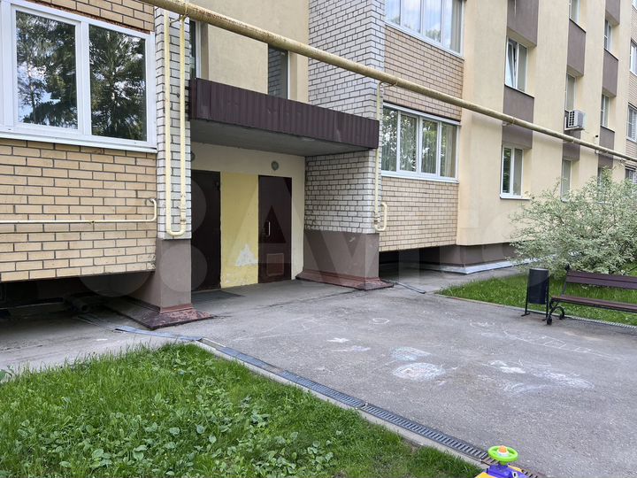 3-к. квартира, 104 м², 9/10 эт.