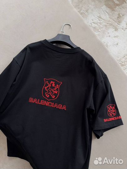 Футболка женская оверсайз Balenciaga