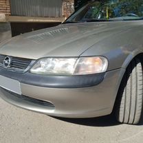 Opel Vectra 1.6 MT, 1997, 124 000 км, с пробегом, цена 250 000 руб.