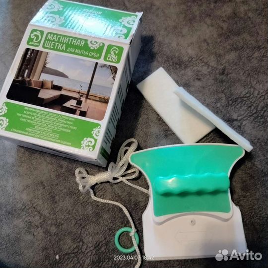Магнитная щетка для мытья окон