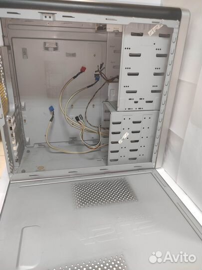 Корпус ATX для компьютера