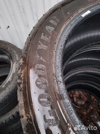 Goodyear Assurance ComforTred 285/45 R20