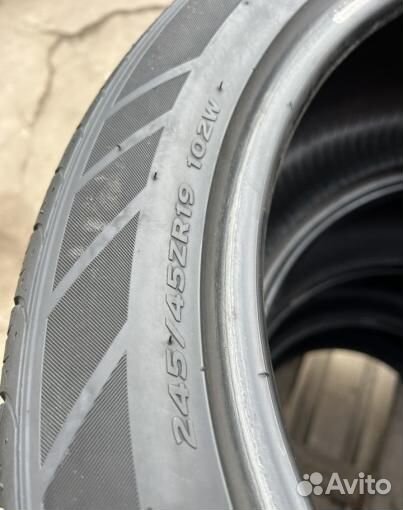 Hankook Ventus V2 AS 245/45 R19 и 275/40 R19