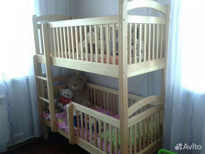 Кроватка двухярусная