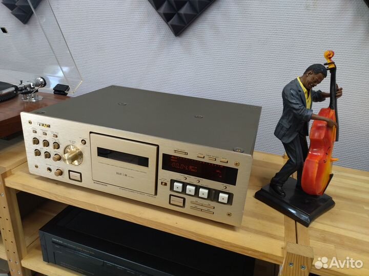 Кассетная Дека teac-V6030S+пульт 220v