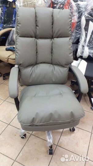 Компьютерное кресло (офисное, руководи