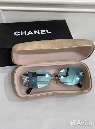 Солнечные очки Chanel