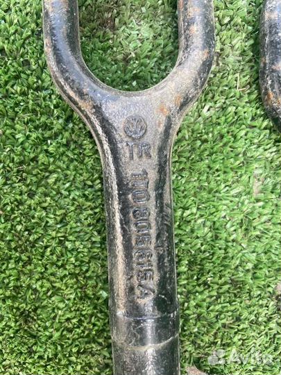 Крюк буксировочный Volkswagen Tiguan 5N2 2008