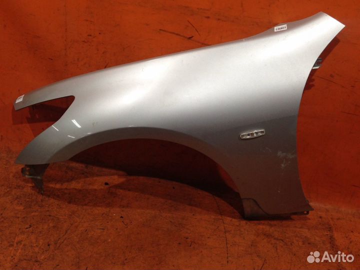 Крыло переднее на Nissan Skyline V36