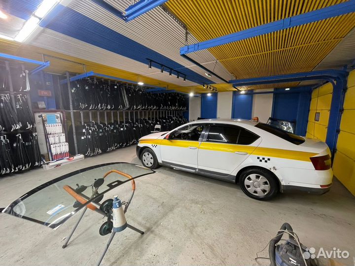 Стекло лобовое Skoda Octavia