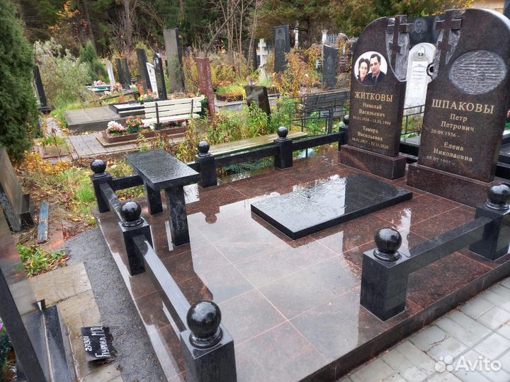 Гранитные памятники оптом и в розницу