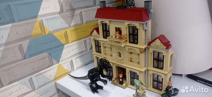 Lego Jurassic World 75930 Нападение Индораптора