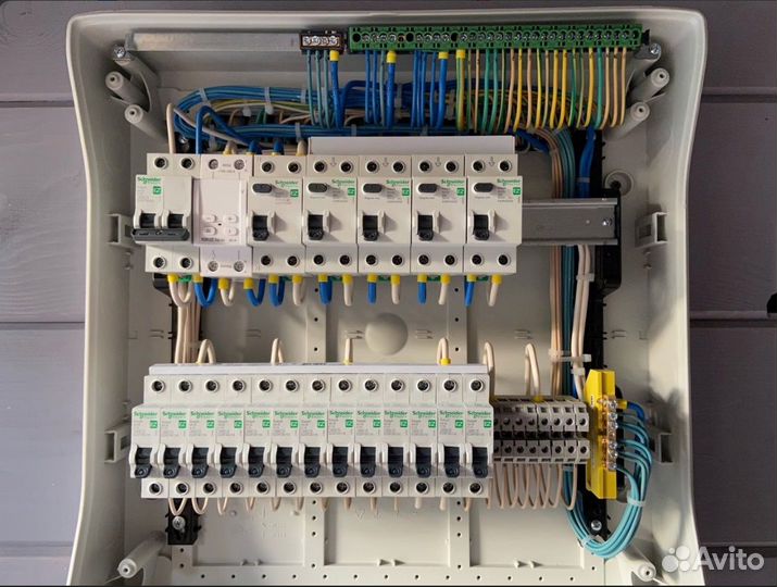 Электрик. Ремонт розеток. Сборка щита