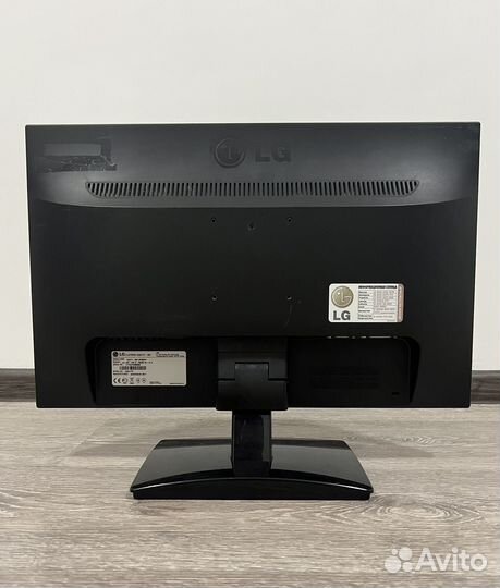 Монитор LG flatron E 2041
