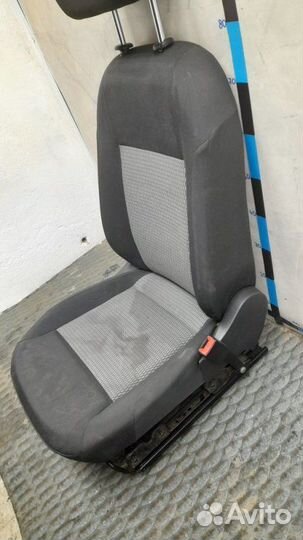 Сиденье переднее правое Volkswagen Polo 5 1.6 CFN