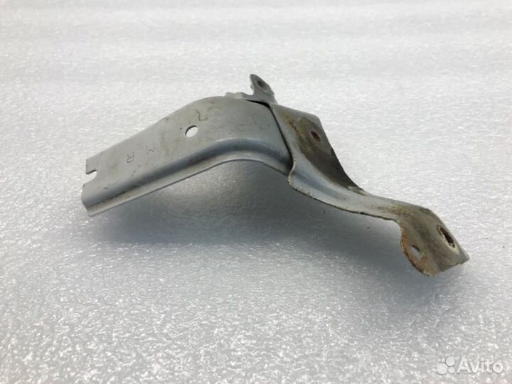 Кронштейн крыла передний правый Mazda 3Bl седан