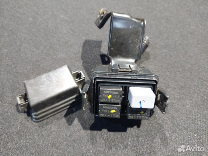 Блок предохранителей Honda Vezel RU1 L15B 2014