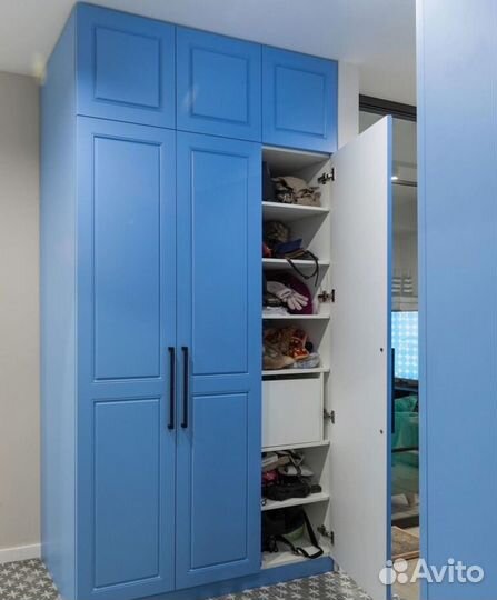 Шкаф распашной