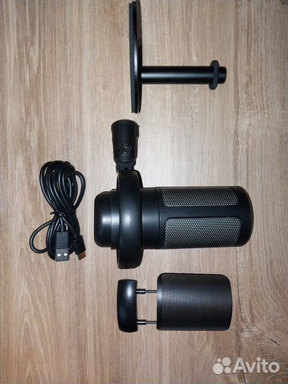 Студийный конденсаторный микрофон