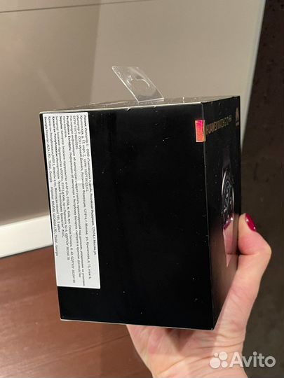 Коробки продукции Apple, Huawei, Honor, xbox