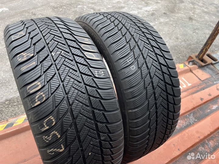 Bridgestone Blizzak LM-001 235/50 R19