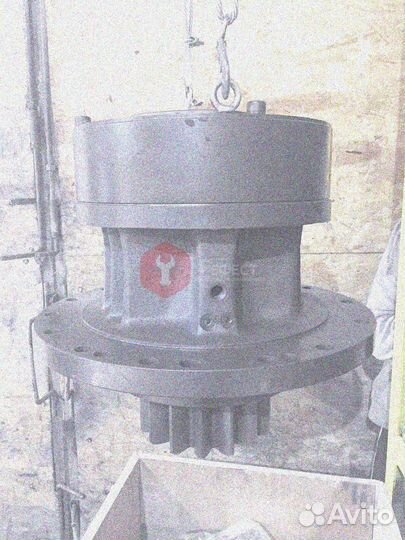 Поворотный редуктор Hitachi ZX330 9204194