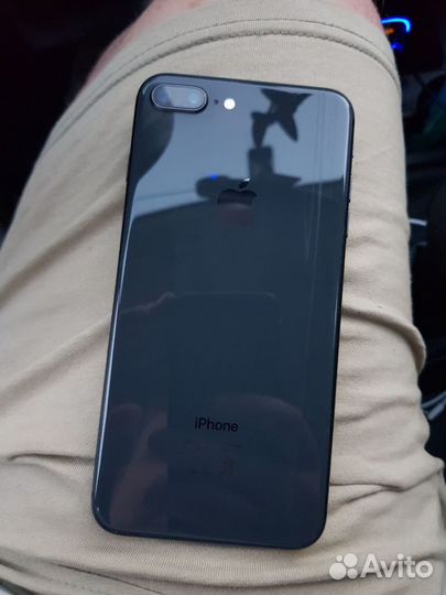 iPhone 8 Plus, 64 ГБ