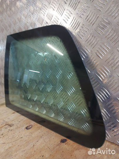 Стекло кузова глухое заднее левое Peugeot 307