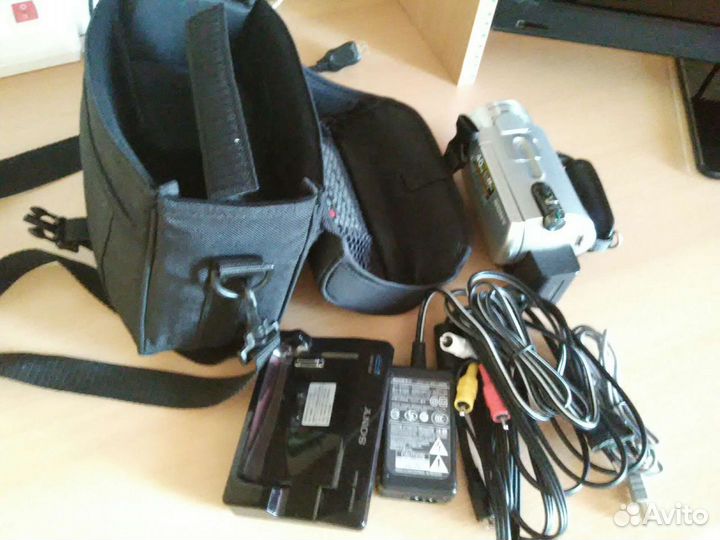 Видеокамера Sony DCR-SR300E