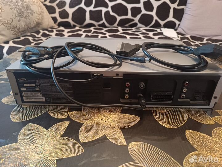 DVDплеер Samsung/видеомагнитофон