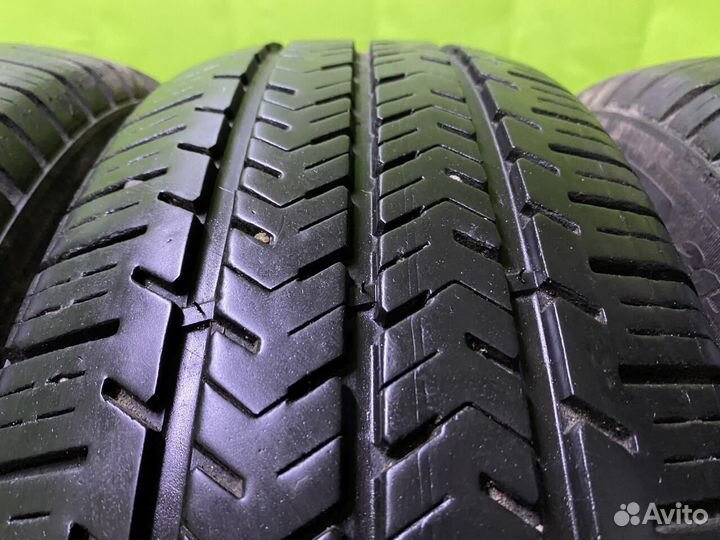 Michelin Agilis 215/60 R17 104H