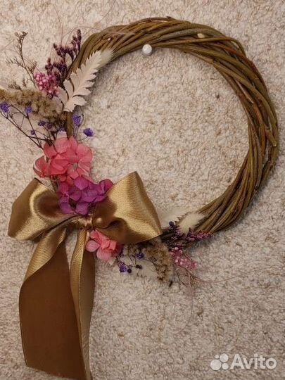 Венок из лозы и стабилизированных цветов